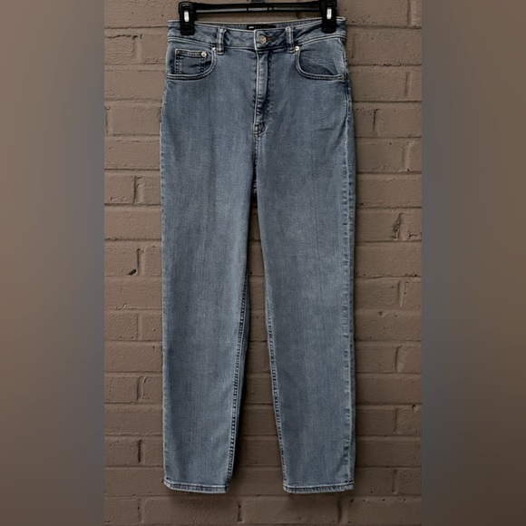 ASOS  straight leg, mom jeans 26 ( runs small) - Picture 5 of 10